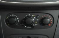 Renault Logan 17 из 19