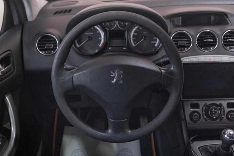 Peugeot 308 10 из 16