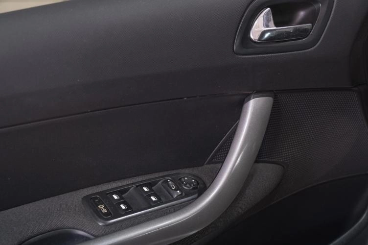 Peugeot 308 7 из 16