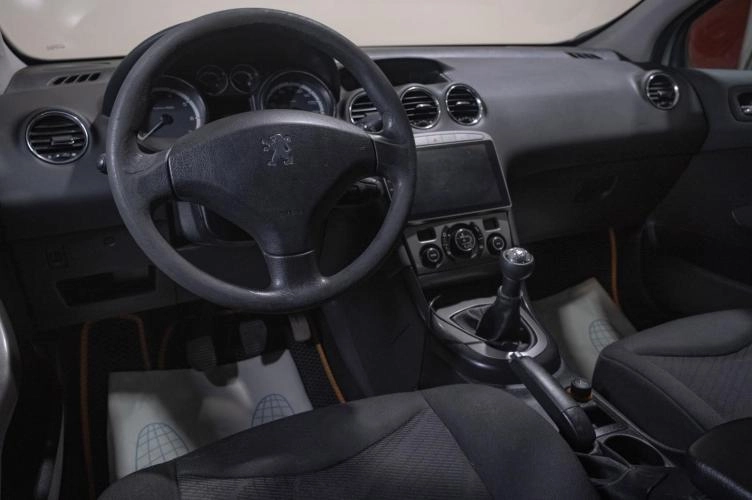 Peugeot 308 9 из 16