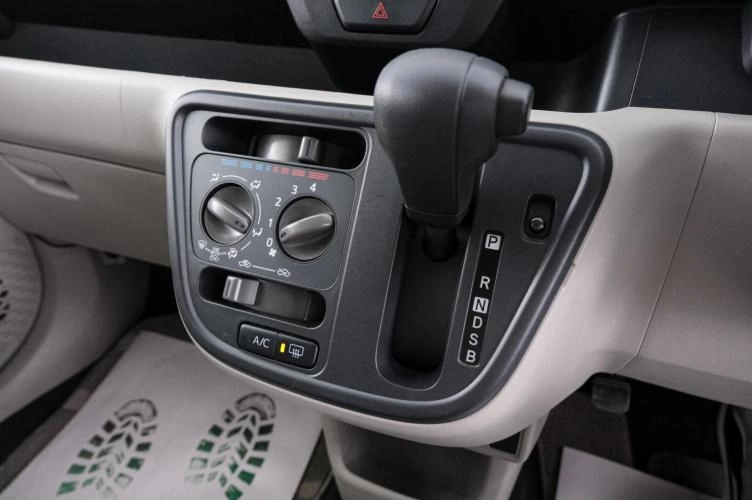 Toyota Passo 16 из 21