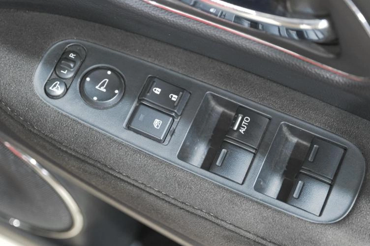 Honda Vezel 18 из 23