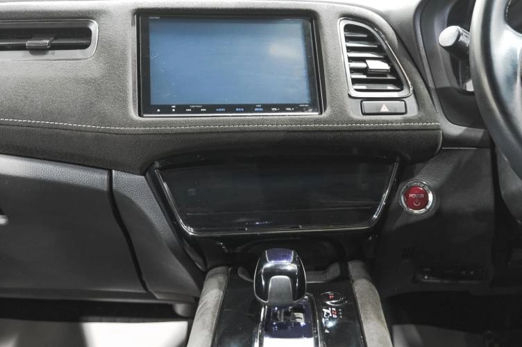 Honda Vezel 15 из 23