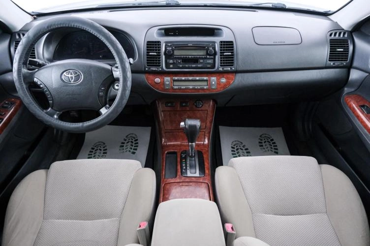 Toyota Camry 10 из 23