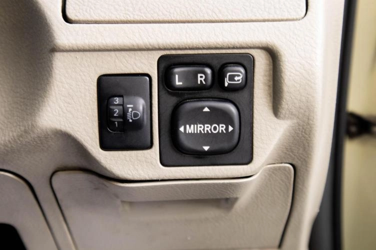 Toyota Belta 11 из 22