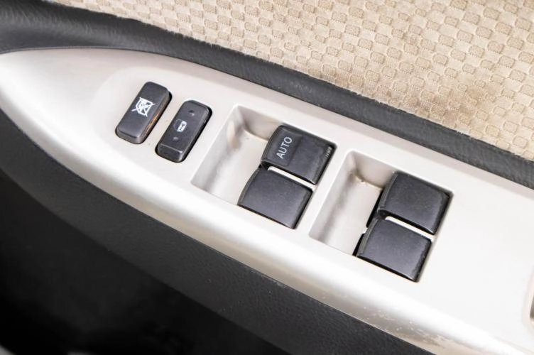 Toyota Belta 10 из 22