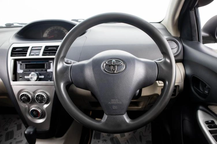 Toyota Belta 12 из 22