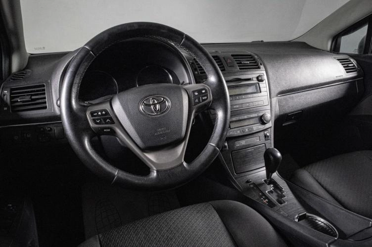Toyota Avensis 13 из 18