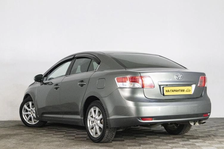 Toyota Avensis 6 из 18