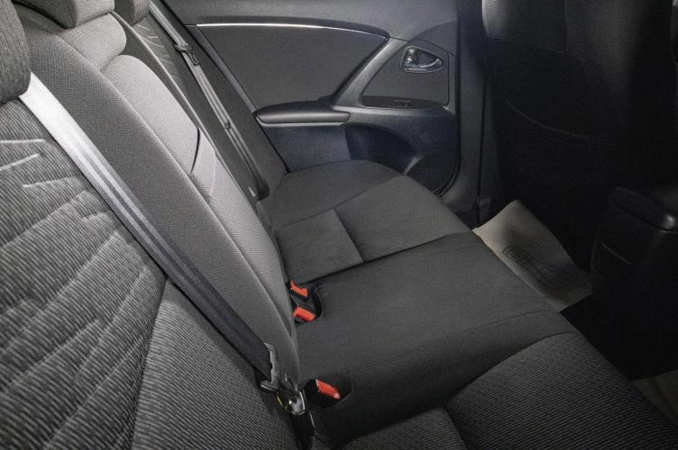 Toyota Avensis 17 из 18