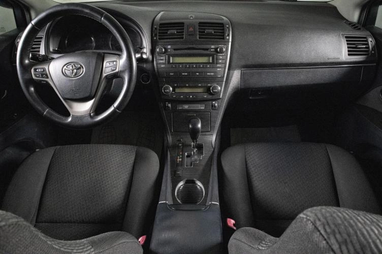 Toyota Avensis 14 из 18