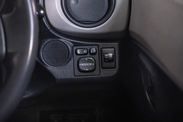 Toyota Vitz 11 из 17