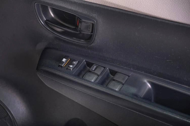 Toyota Vitz 10 из 17