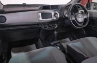 Toyota Vitz 15 из 17