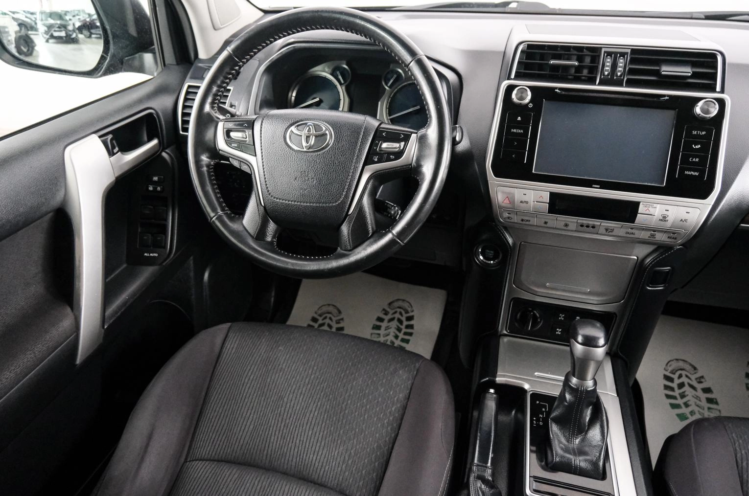 Toyota Land Cruiser Prado 9 из 29