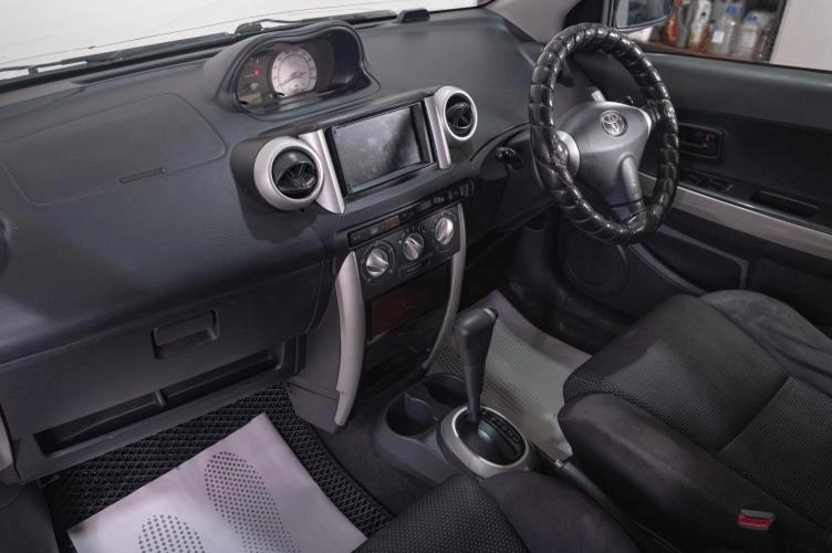 Toyota Ist 16 из 17