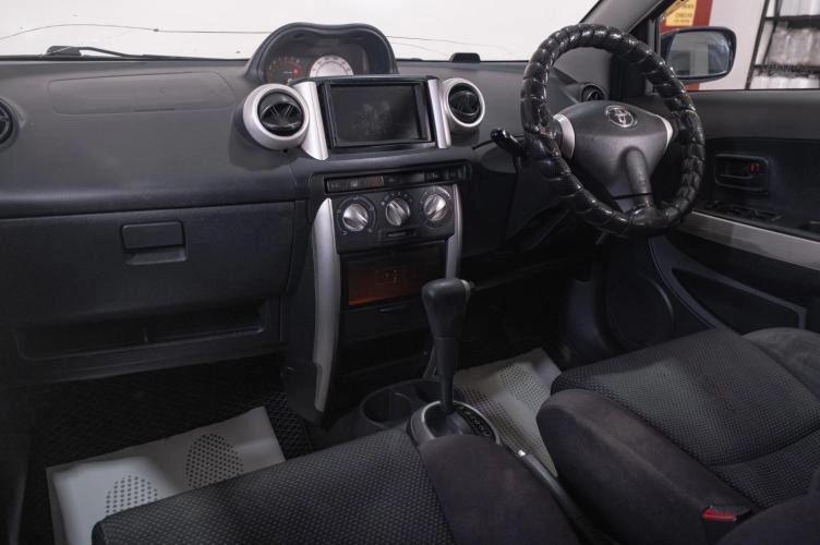 Toyota Ist 15 из 17