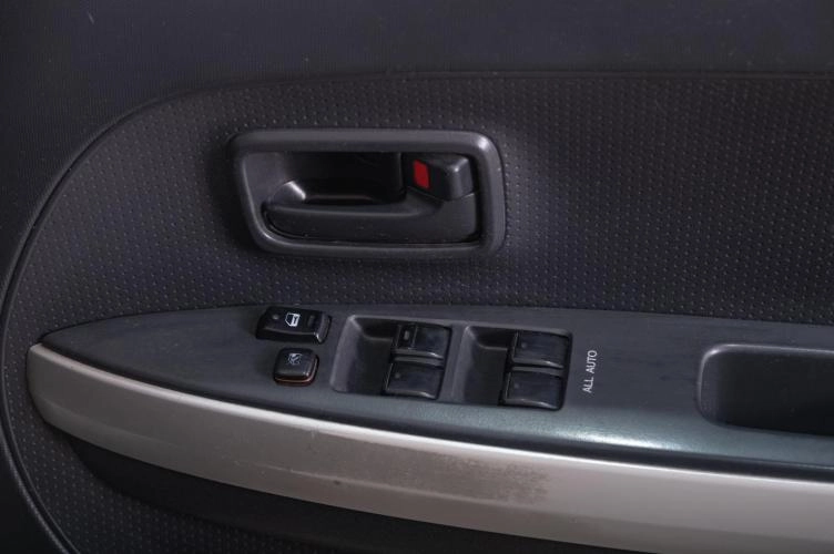 Toyota Ist 10 из 17