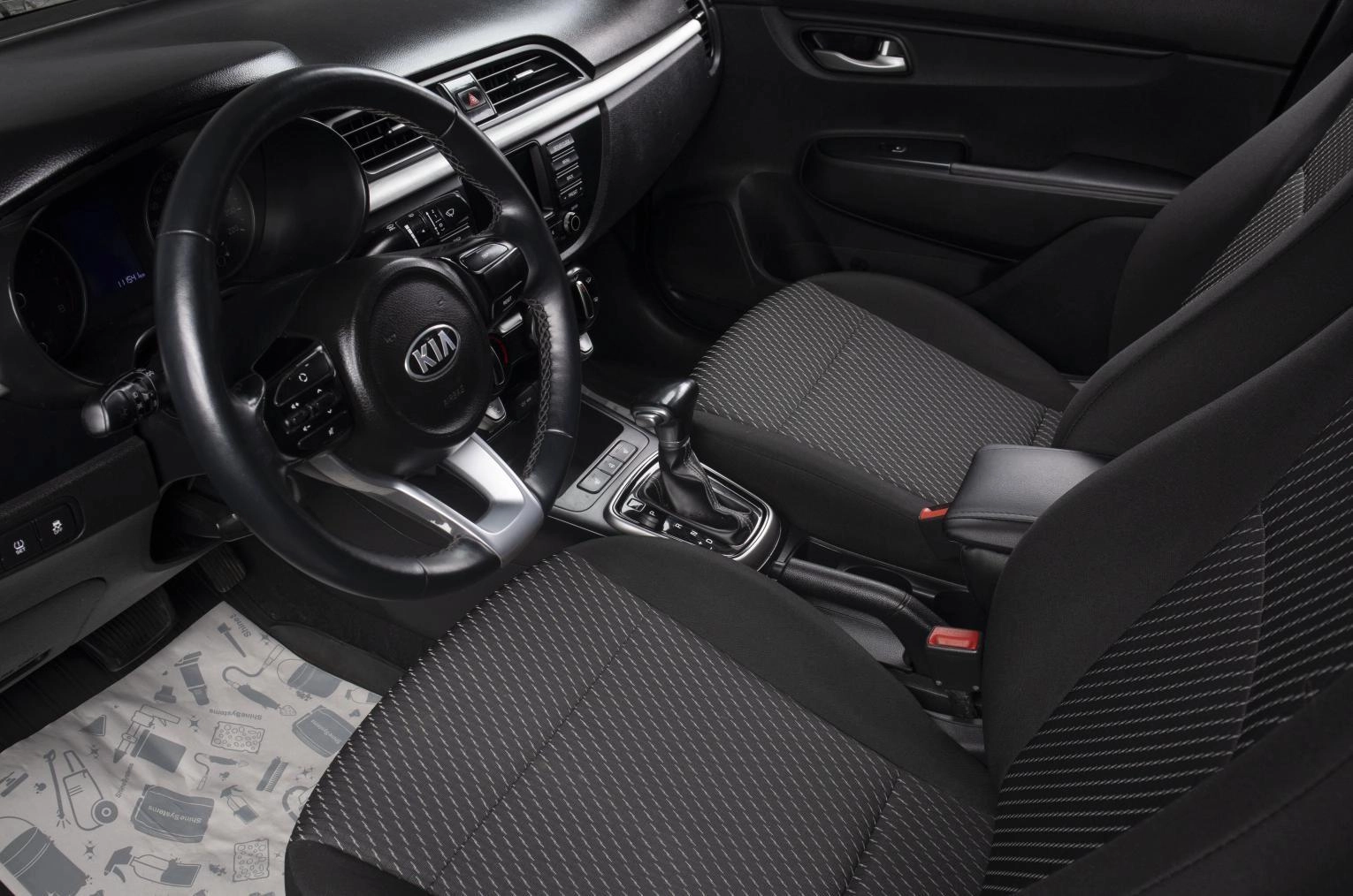 KIA Rio 28 из 35