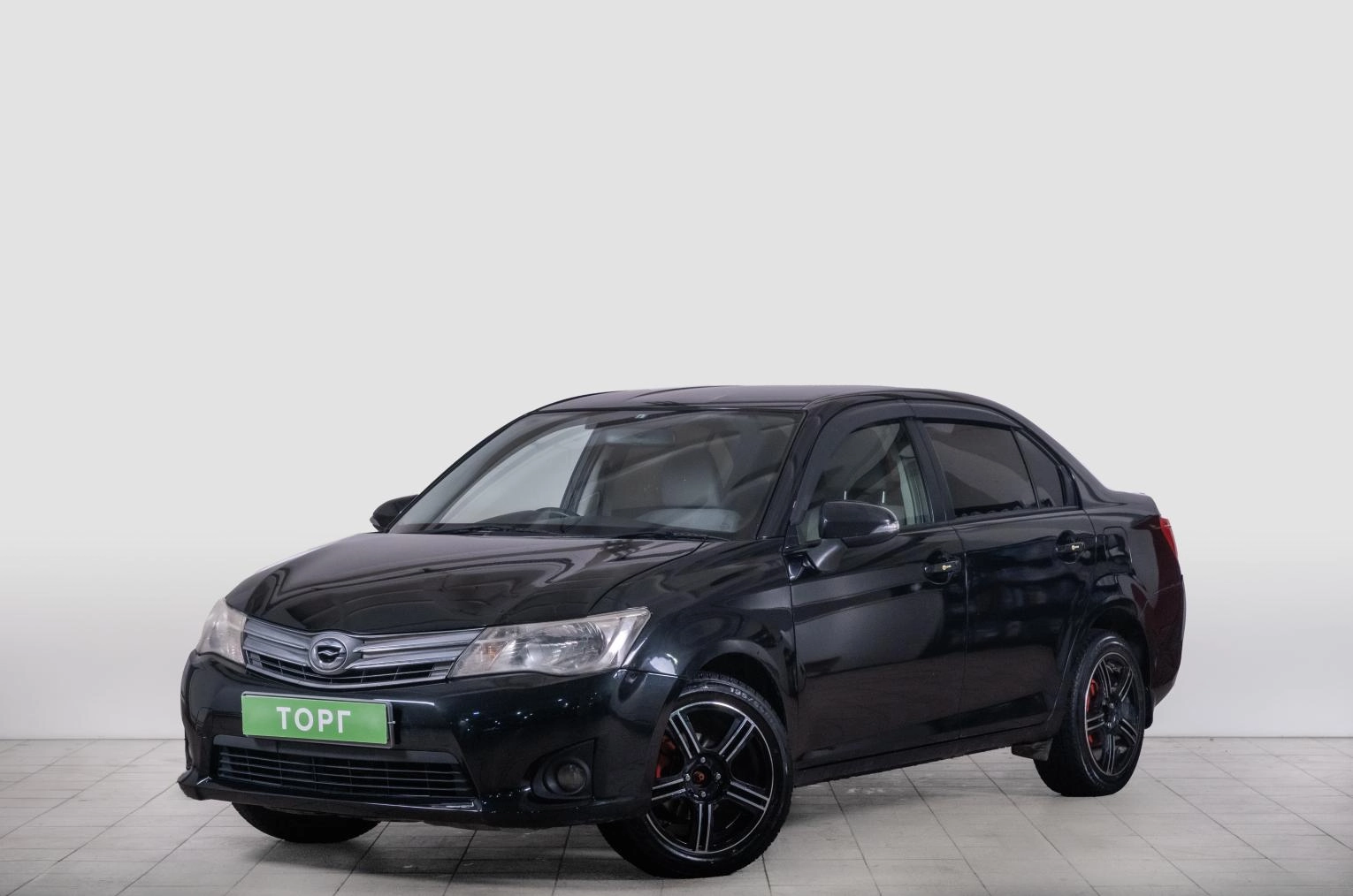 Toyota Corolla Axio 2 из 17