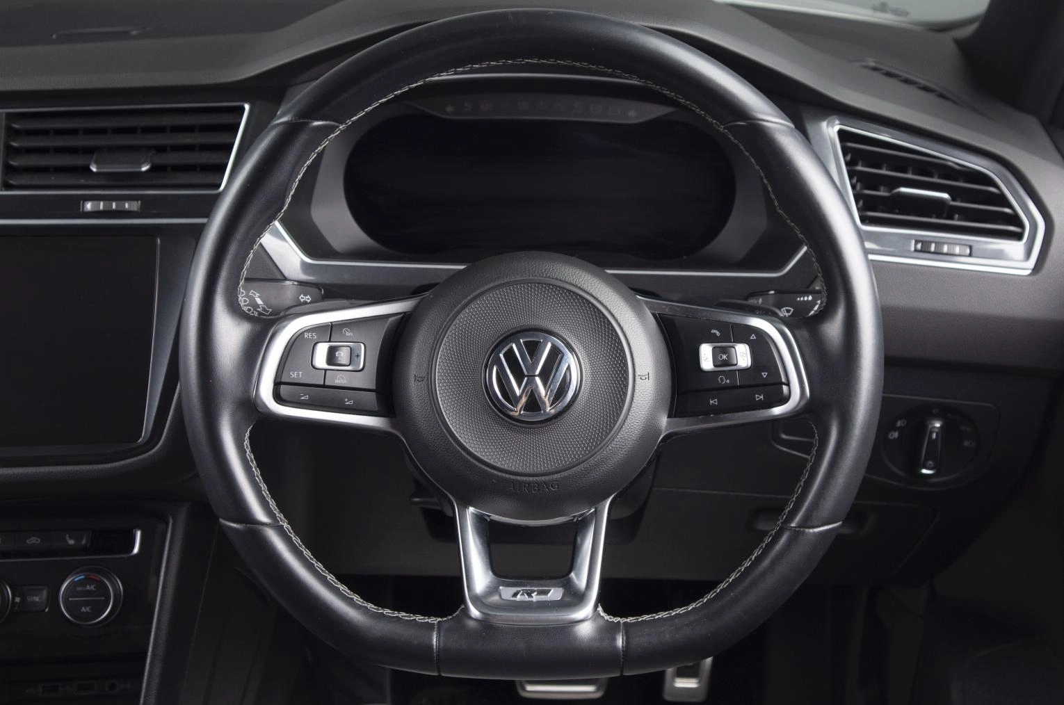 Volkswagen Tiguan 8 из 22