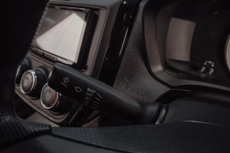 Toyota Corolla Axio 10 из 16