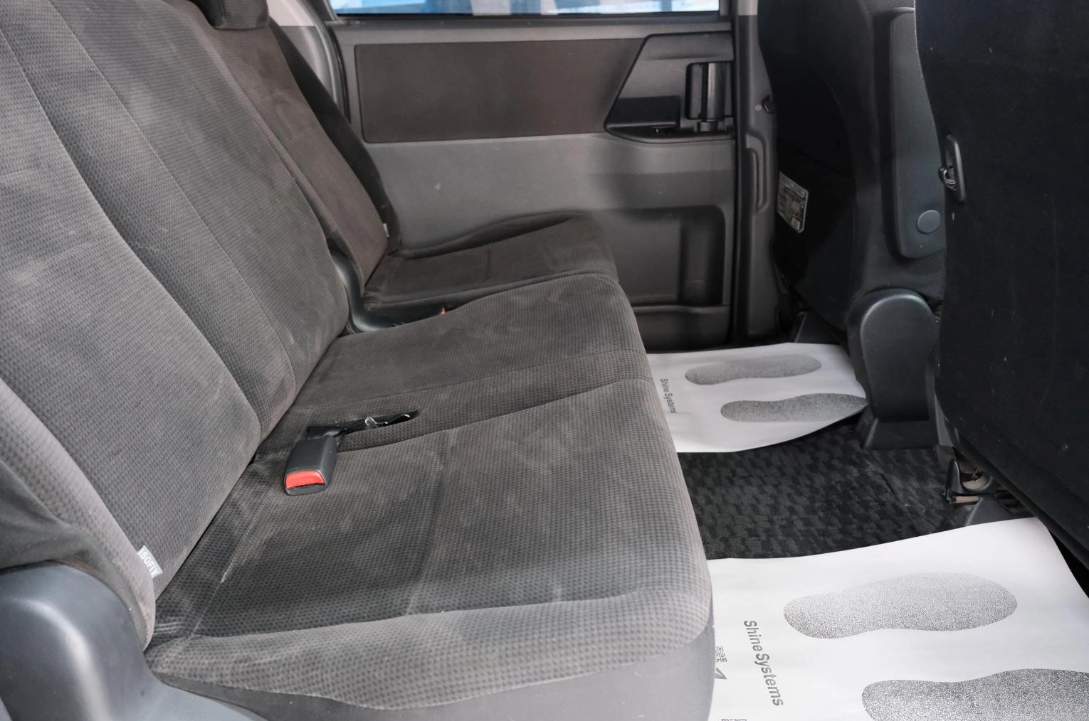 Toyota Voxy 20 из 22