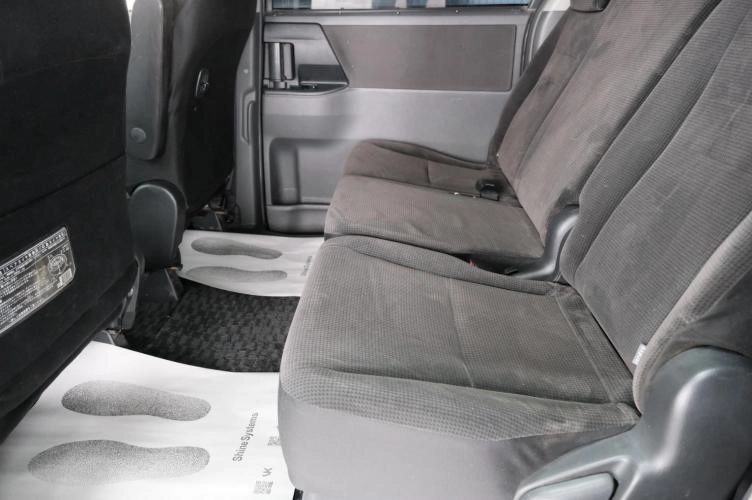 Toyota Voxy 21 из 22