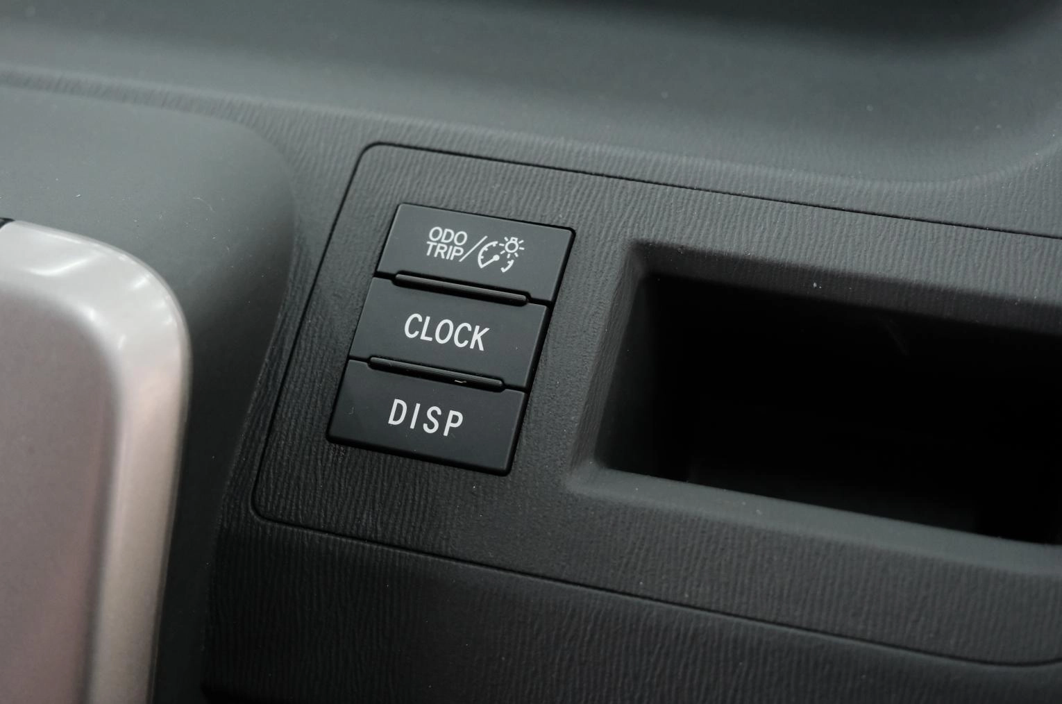 Toyota Voxy 14 из 22