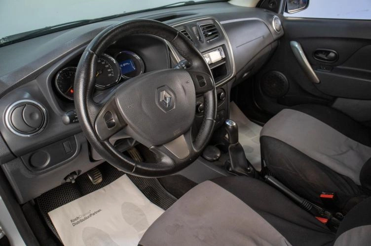Renault Sandero 7 из 15