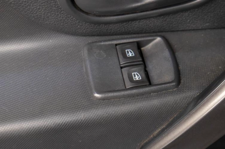 Renault Sandero 8 из 15