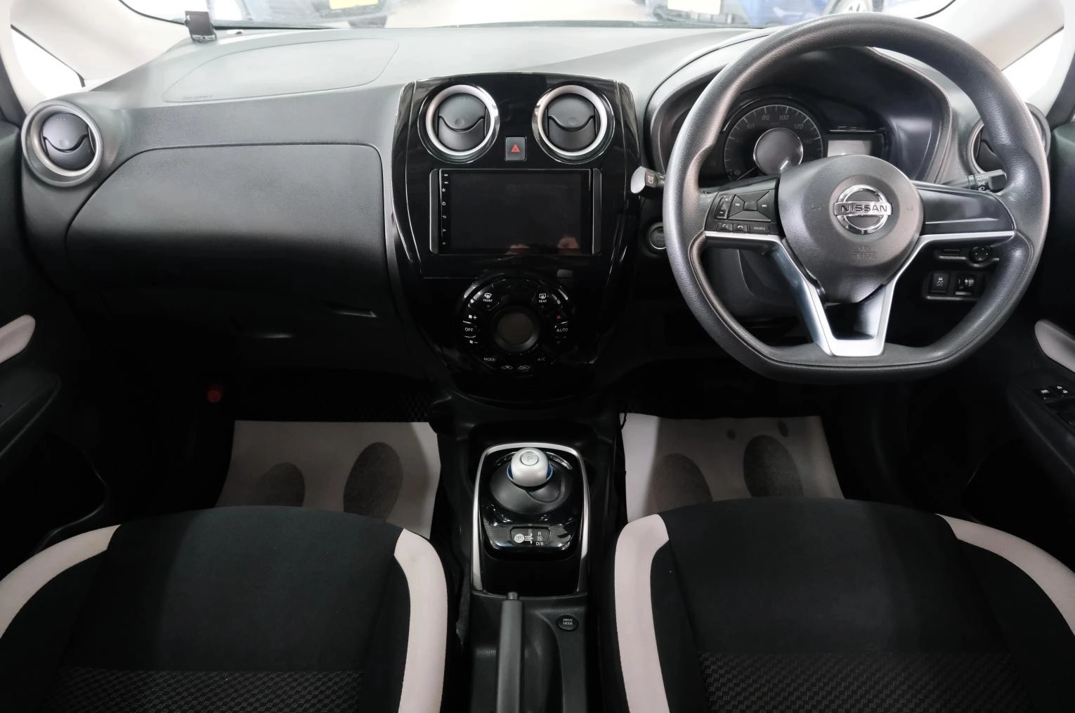 Nissan Note 26 из 47