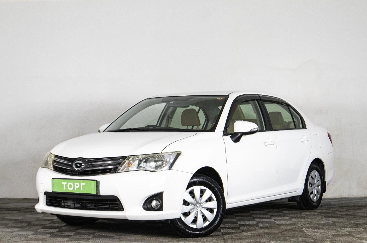 Toyota Corolla Axio 3 из 15