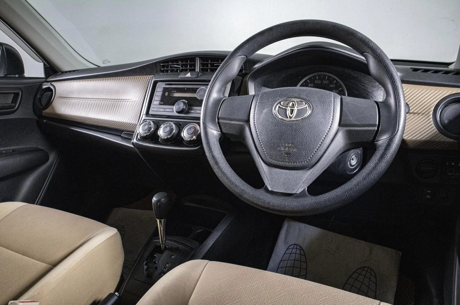 Toyota Corolla Axio 10 из 15