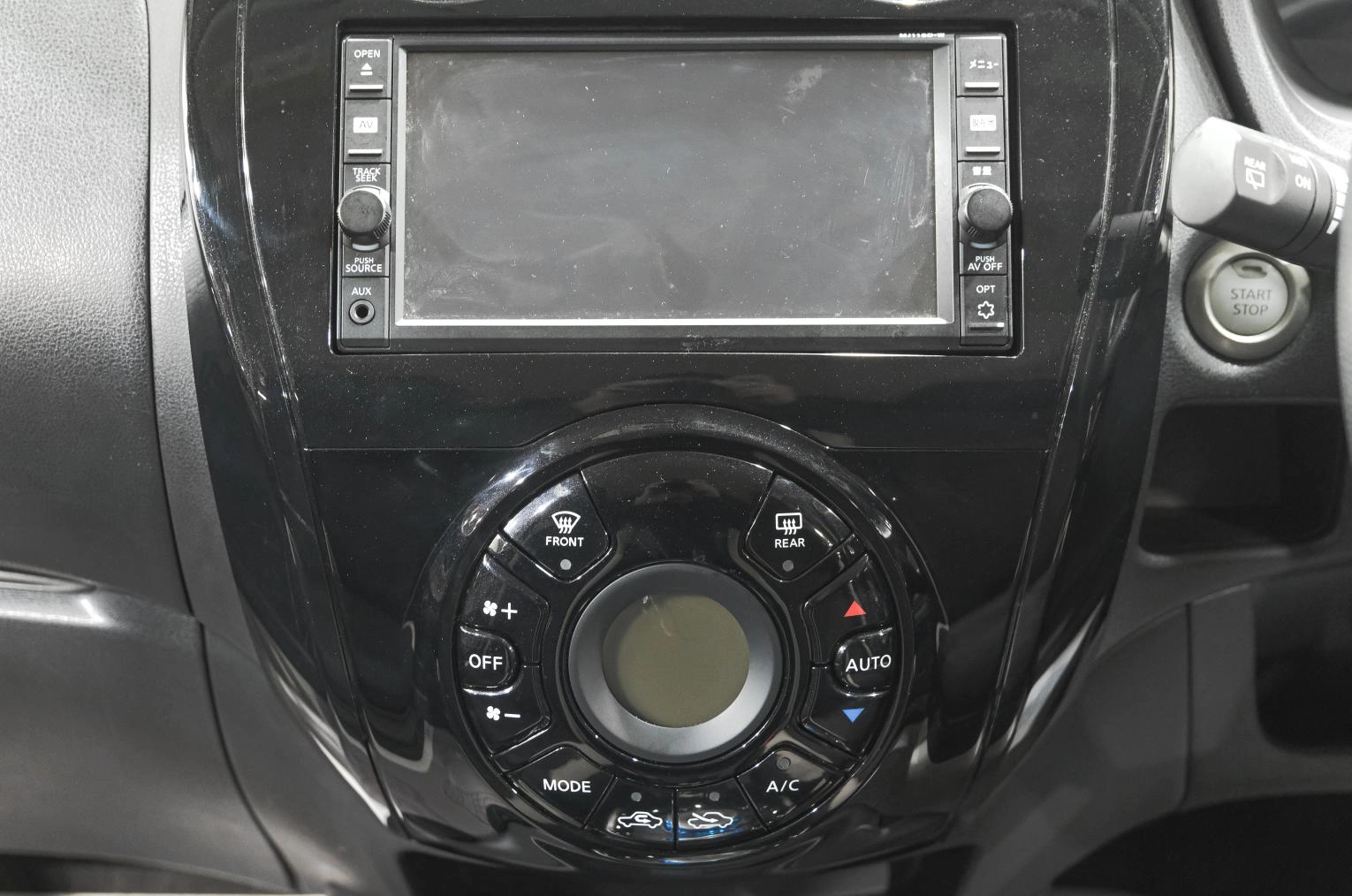 Nissan Note 13 из 24