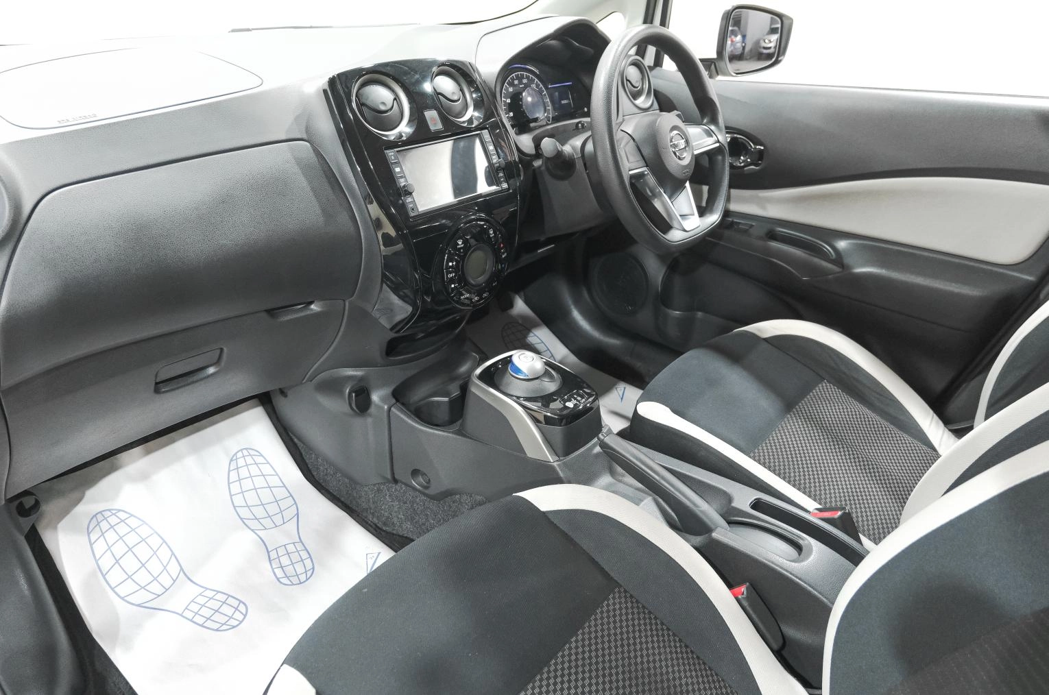 Nissan Note 8 из 24
