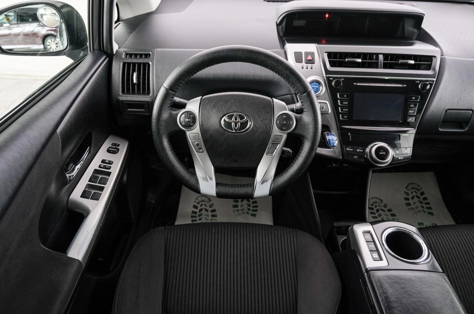 Toyota Prius 14 из 20