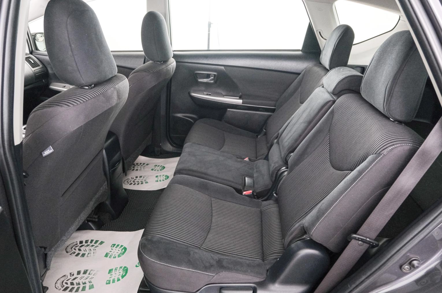 Toyota Prius 18 из 20