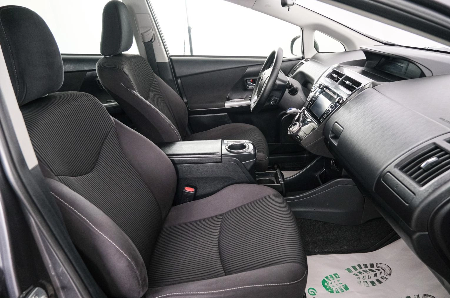 Toyota Prius 13 из 20