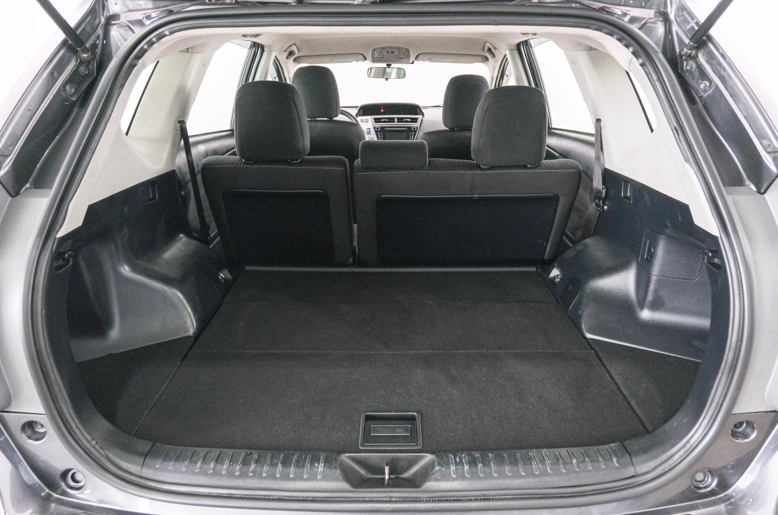 Toyota Prius 20 из 20
