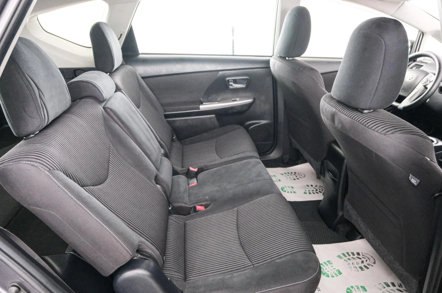Toyota Prius 19 из 20