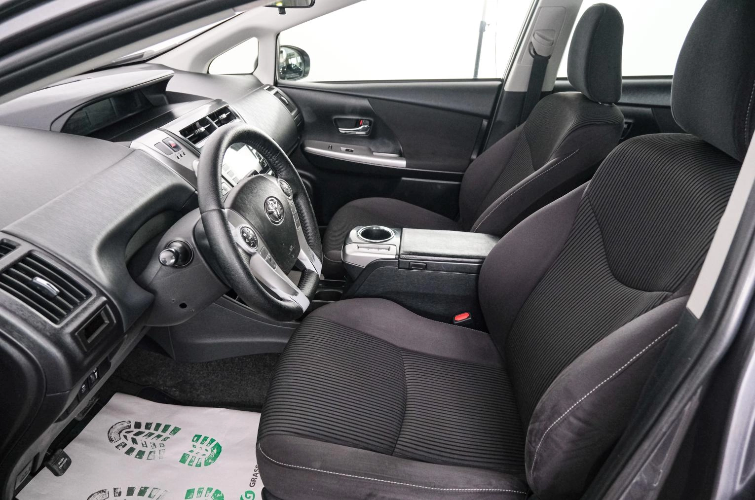 Toyota Prius 7 из 20