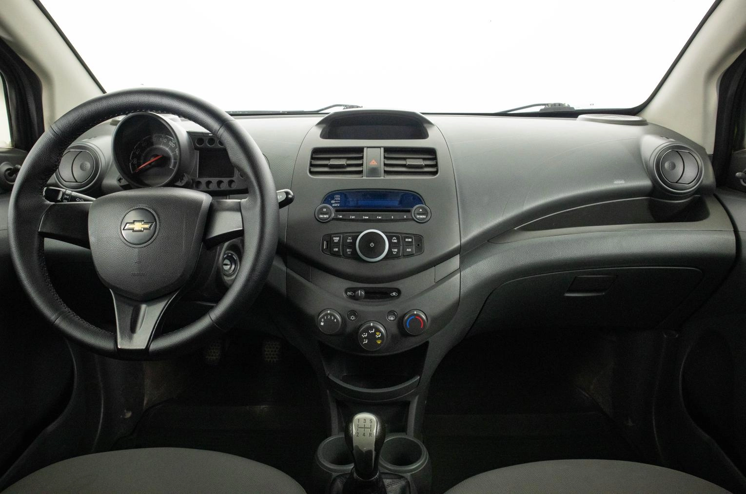 Chevrolet Spark 13 из 19