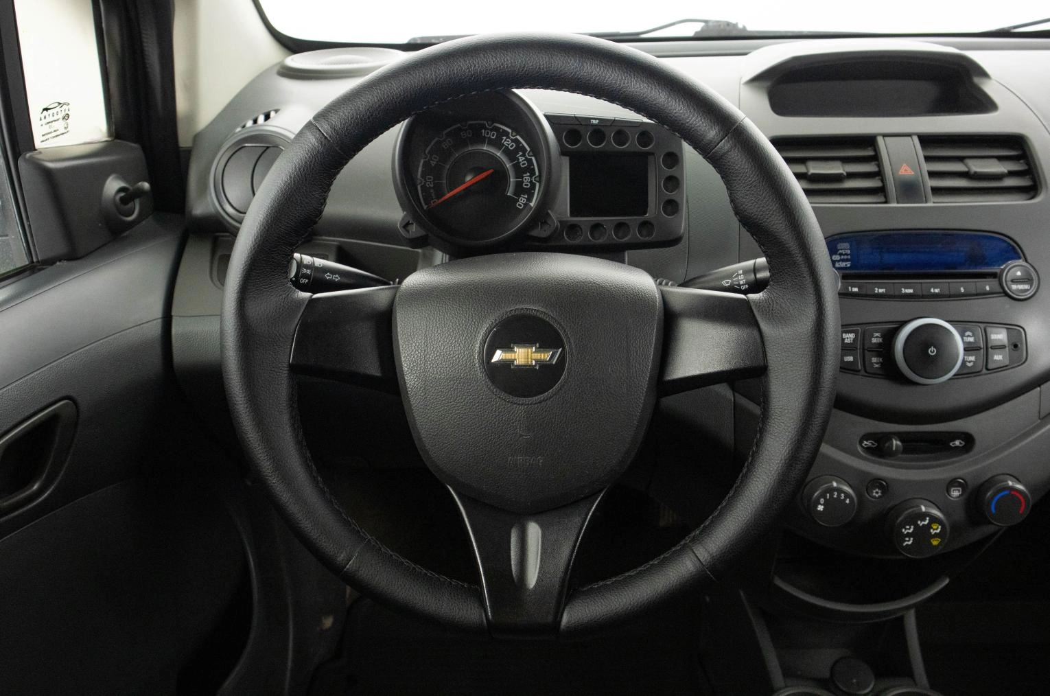 Chevrolet Spark 15 из 19