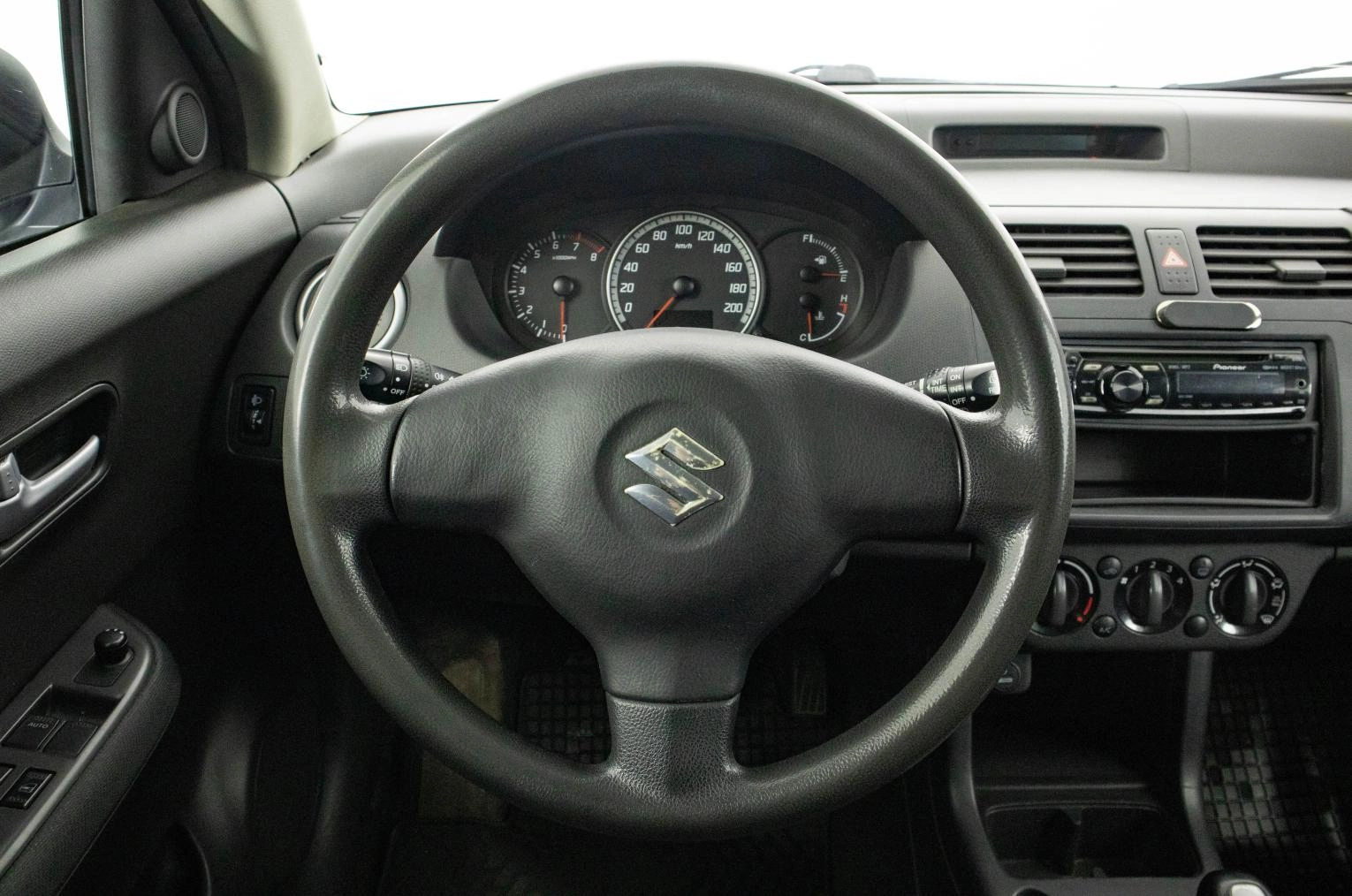Suzuki Swift 15 из 21