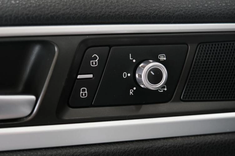 Volkswagen Touareg 9 из 31