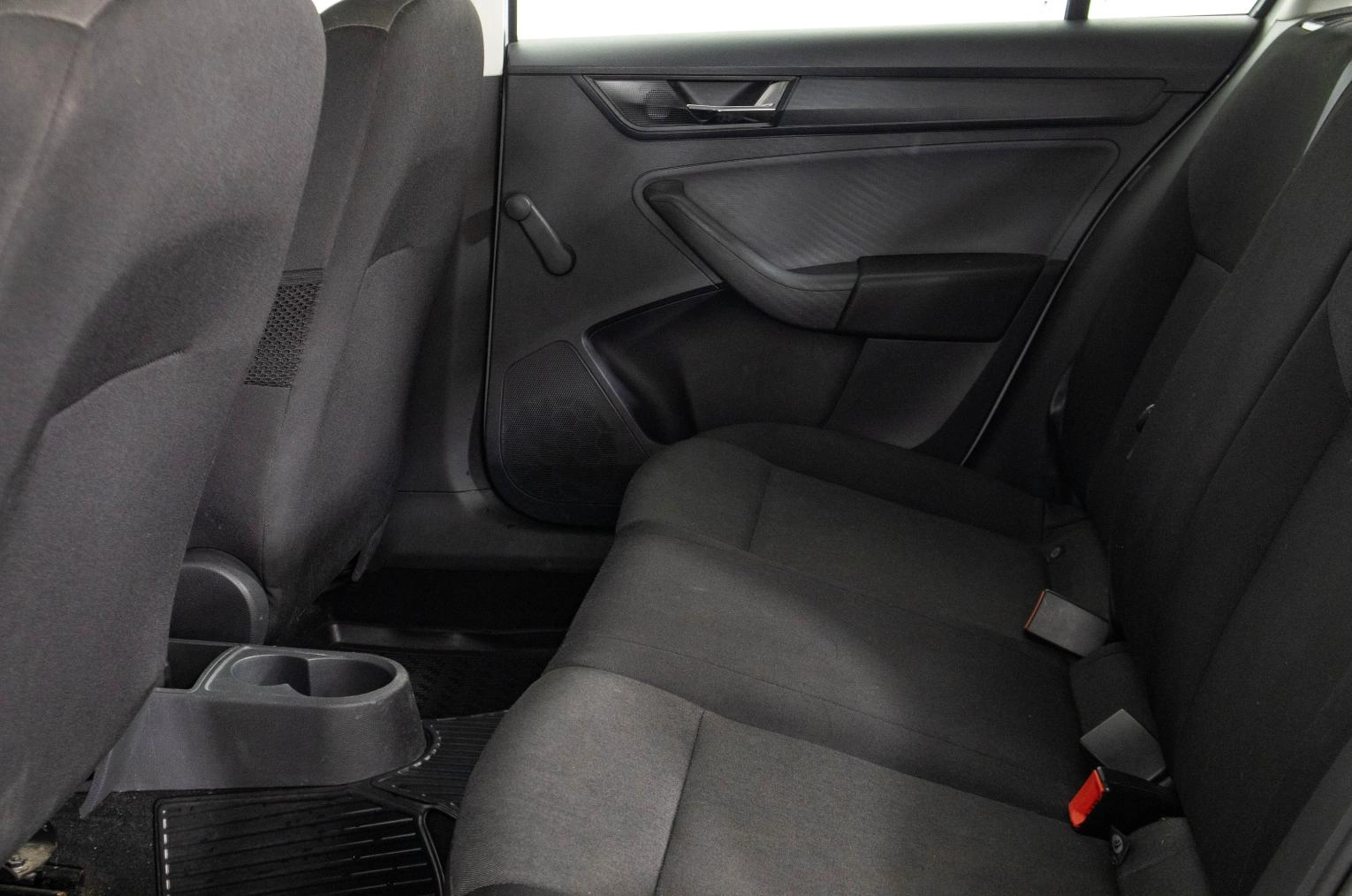 Skoda Rapid 9 из 21