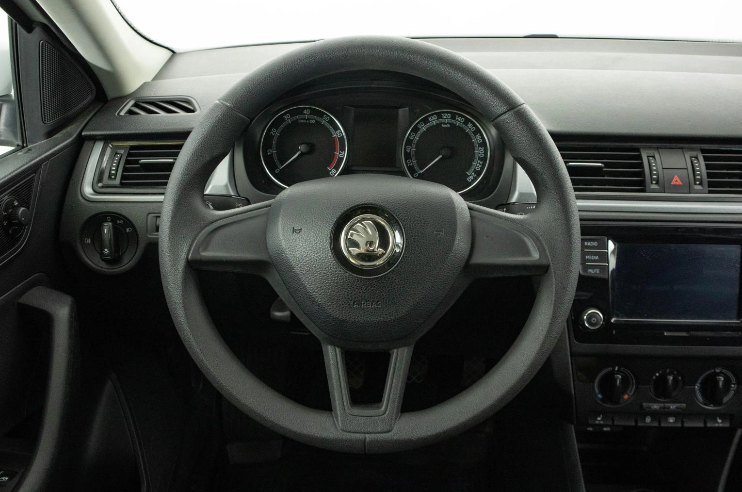 Skoda Rapid 15 из 21