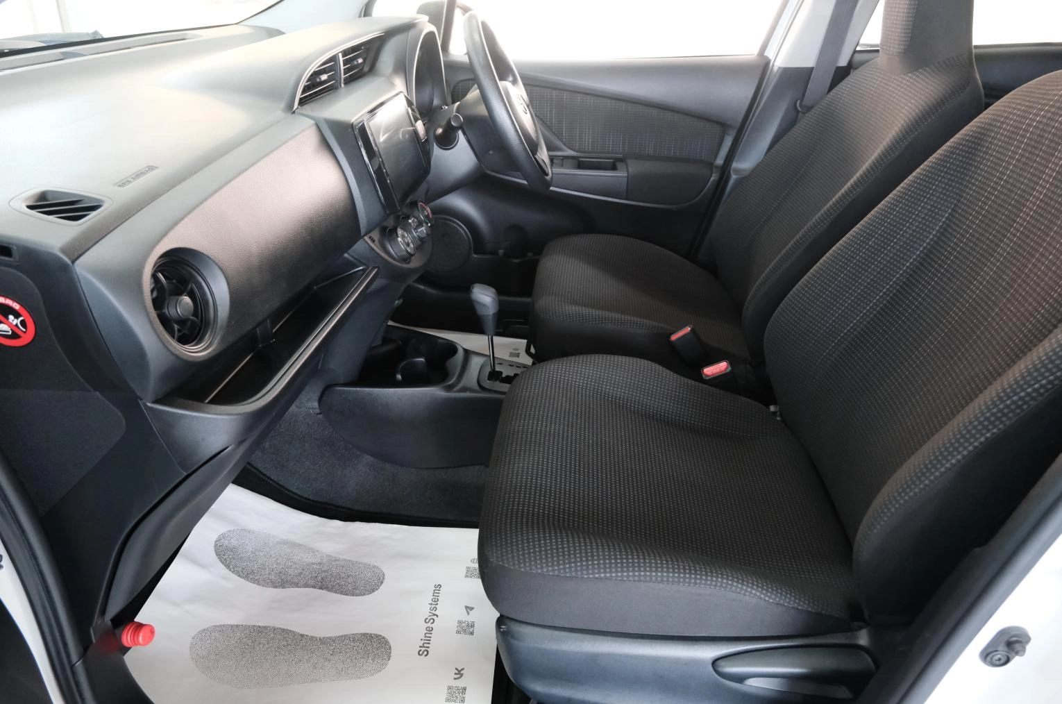 Toyota Vitz 18 из 21