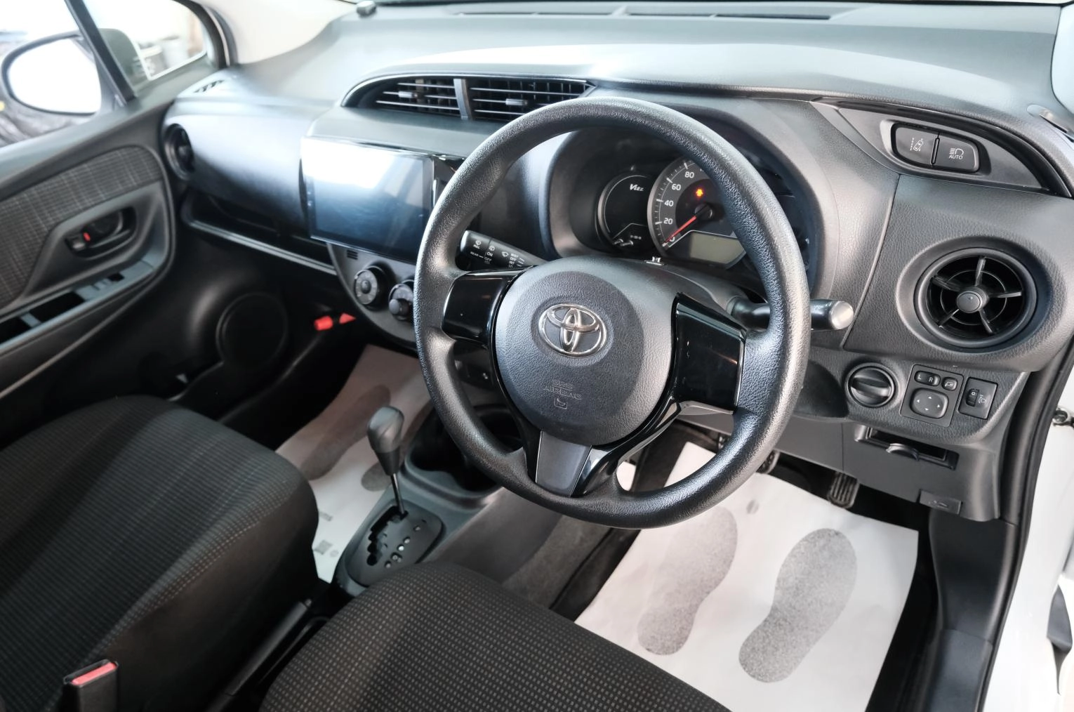 Toyota Vitz 10 из 21